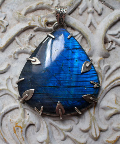 La forêt bleue, pendentif elfique en argent et labradorite