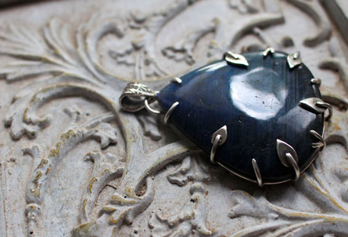 La forêt bleue, pendentif elfique en argent et labradorite