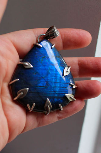 La forêt bleue, pendentif elfique en argent et labradorite