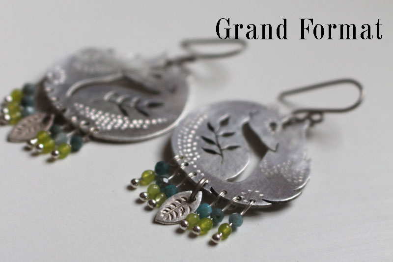 Le renard des blés, boucles d’oreilles renard et feuille en argent, agate bleue et agate verte