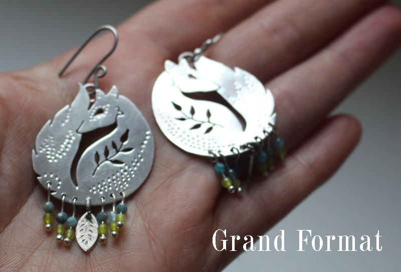 Le renard des blés, boucles d’oreilles renard et feuille en argent, agate bleue et agate verte