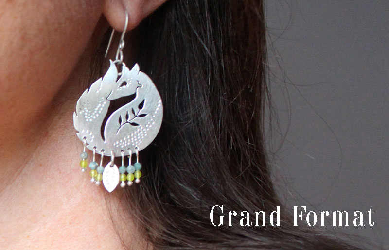 Le renard des blés, boucles d’oreilles renard et feuille en argent, agate bleue et agate verte