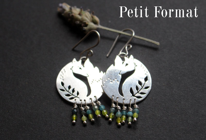 Le petit renard des blés, boucles d’oreilles renard et feuille en argent, agates bleues et vertes