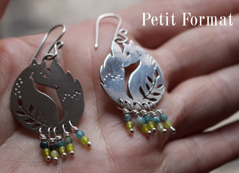 Le petit renard des blés, boucles d’oreilles renard et feuille en argent, agates bleues et vertes