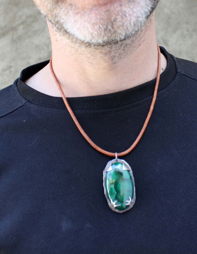 Le royaume du corbeau, pendentif oiseau en argent et malachite