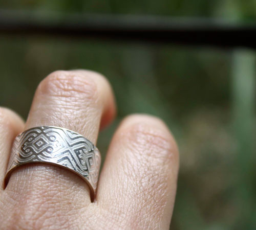 Le sceau du sultan, bague vecteur géométrique en argent