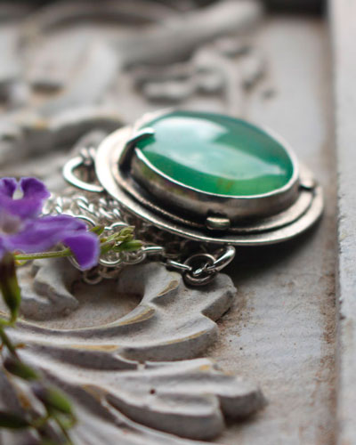 Le secret de la mare, collier champêtre en argent et chrysoprase