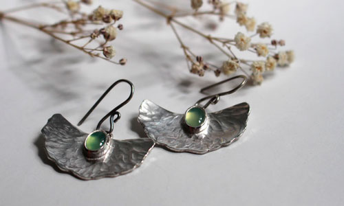 Lis d’étang, boucles d’oreilles feuilles de nénuphar en argent et chrysoprase