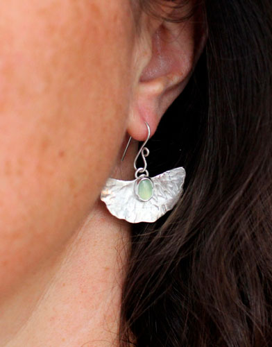 Lis d’étang, boucles d’oreilles feuilles de nénuphar en argent et chrysoprase