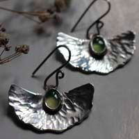 Lis d’étang, boucles d’oreilles feuilles de nénuphar en argent et chrysoprase