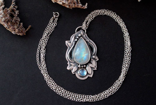 Luinil, collier elfique en argent, zircon bleu et pierre de lune arc-en-ciel 