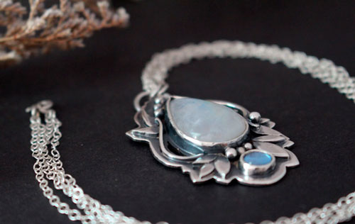 Luinil, collier elfique en argent, zircon bleu et pierre de lune arc-en-ciel 