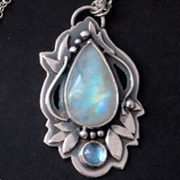 Luinil, collier elfique en argent, zircon bleu et pierre de lune arc-en-ciel