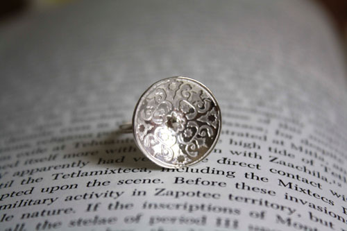 Lyrique, bague médiévale gravée en argent