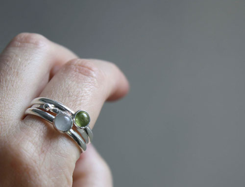 Mangrove, bague empilable en argent, péridot et aigue-marine