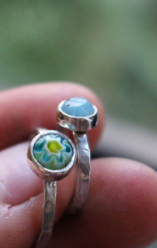 Mère et Fille, duo de bagues en argent avec cabochon millefiori de verre