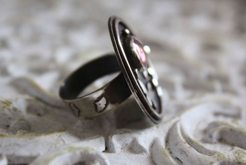 Mourir avec les roses, bague papillon totem en argent et tourmaline rose