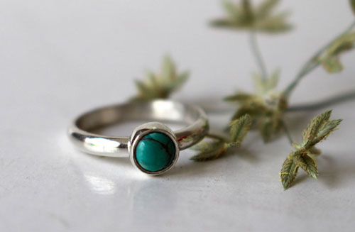 Myosotis, bague demi-jonc en argent et turquoise