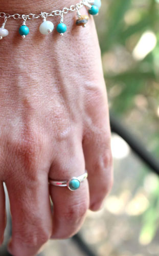 Myosotis, bague demi-jonc en argent et turquoise