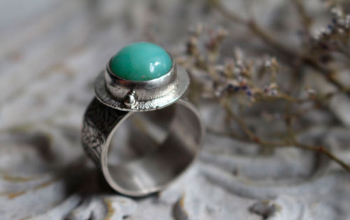 Nymphe de l’étang, bague feuille de nénuphar en argent et chrysoprase