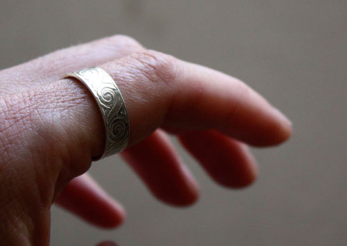 Océanide, bague de mariage de vagues grecques en argent