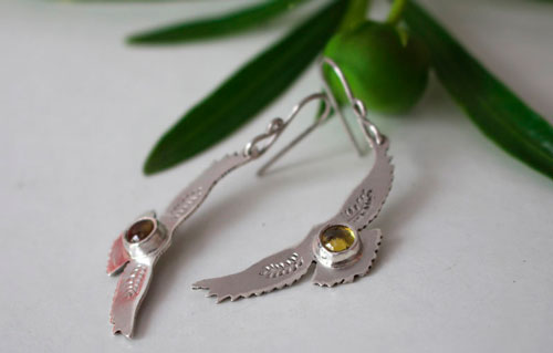 Ode au soleil, boucles d’oreilles oiseaux en argent et zircon jaune