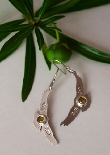 Ode au soleil, boucles d’oreilles oiseaux en argent et zircon jaune