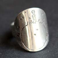 Petite planète, bague gravée du petit prince en argent