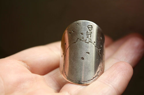 Planète du petit prince, bague gravée Saint-Exupéry en argent