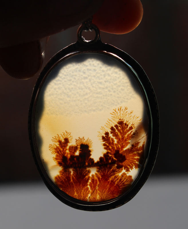 Quiétude, collier paysage en argent et agate dendritique 