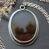 Quiétude, collier paysage en argent et agate dendritique