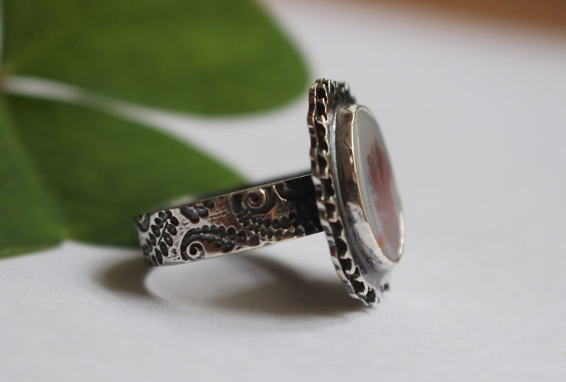 Reflets d’automne, bague paysage de saison en argent et agate dendritique 