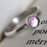 Rose dragée, bague en argent et saphir rose