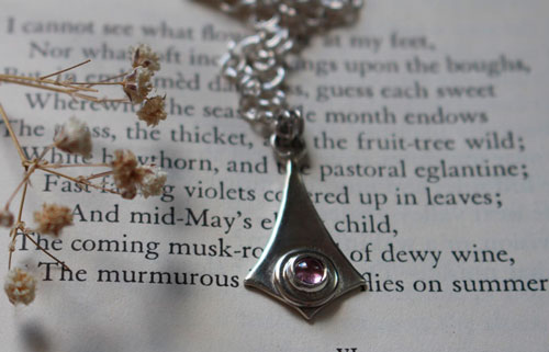 Roz, collier cerf-volant en argent et zircon rose