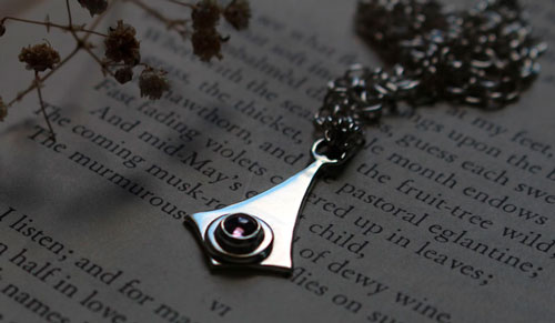 Roz, collier cerf-volant en argent et zircon rose