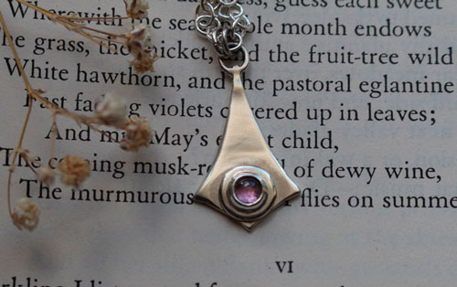 Roz, collier cerf-volant en argent et zircon rose