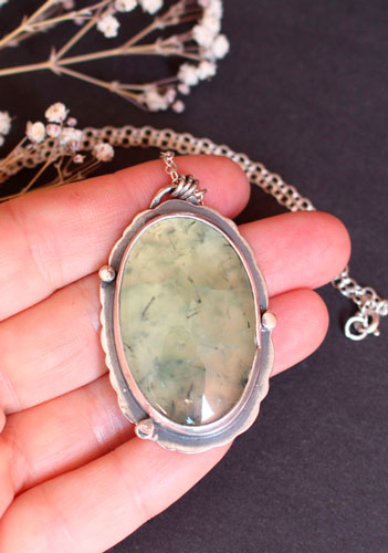 Seraphina, collier baroque en argent et prehnite