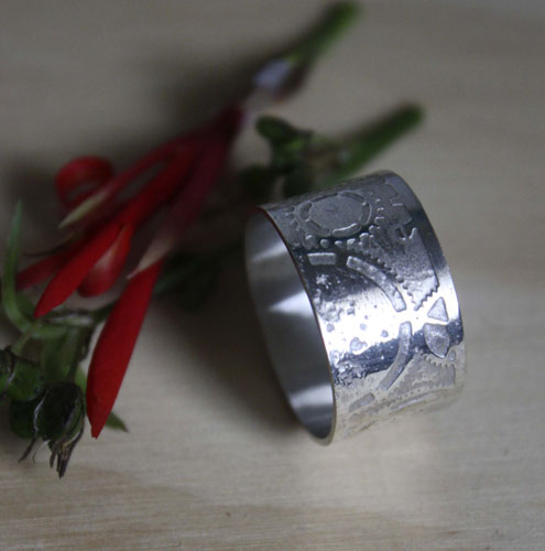Steampunk, bague néo-victorienne en argent et gravure d&rsquo;engrenages