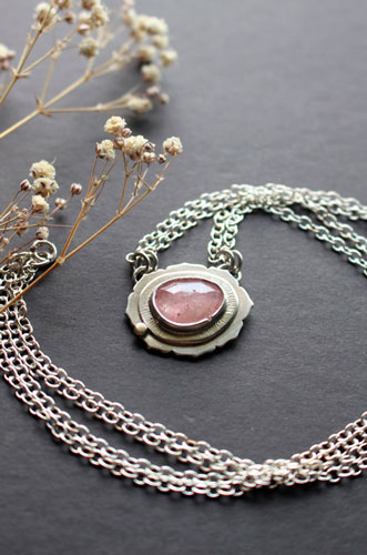 Super nova saphir, collier astronomie en argent, or et saphir rose