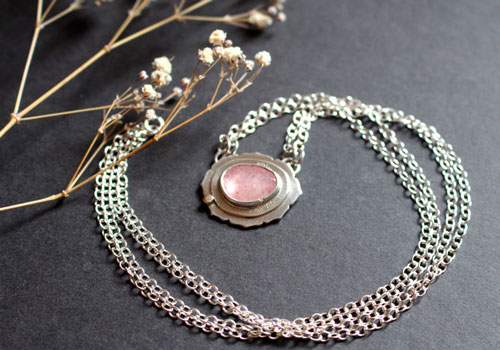 Super nova saphir, collier astronomie en argent, or et saphir rose