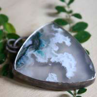 Terre de glace, pendentif banquise en argent et agate mousse