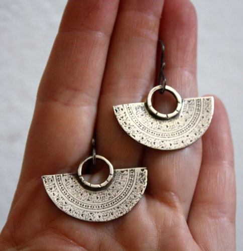 Tribal, boucles d’oreilles aztèque en croissant de lune en argent