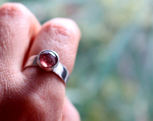 Valentina, bague pierre de naissance en argent et tourmaline rose