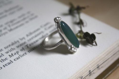 Zéphyrine, bague en argent et agate verte