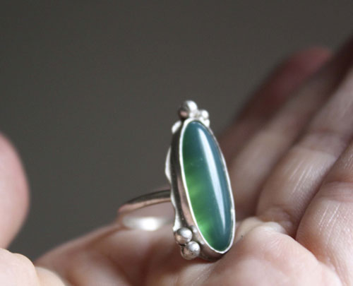 Zéphyrine, bague en argent et agate verte