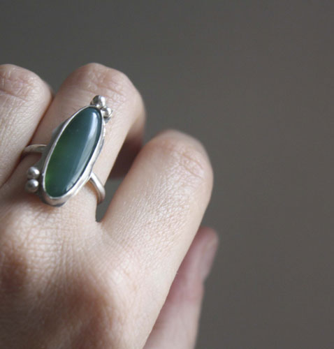 Zéphyrine, bague en argent et agate verte