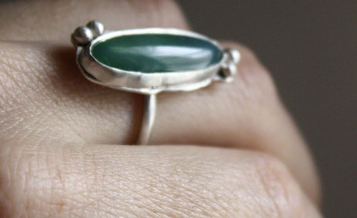 Zéphyrine, bague en argent et agate verte