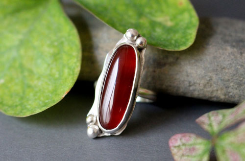 Zéphyrine, bague en argent et agate rouge