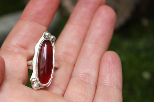 Zéphyrine, bague en argent et agate rouge