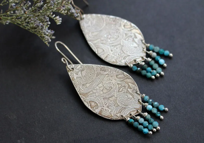 À contre-courant, boucles d’oreilles carpe koï japonaise en argent et amazonite